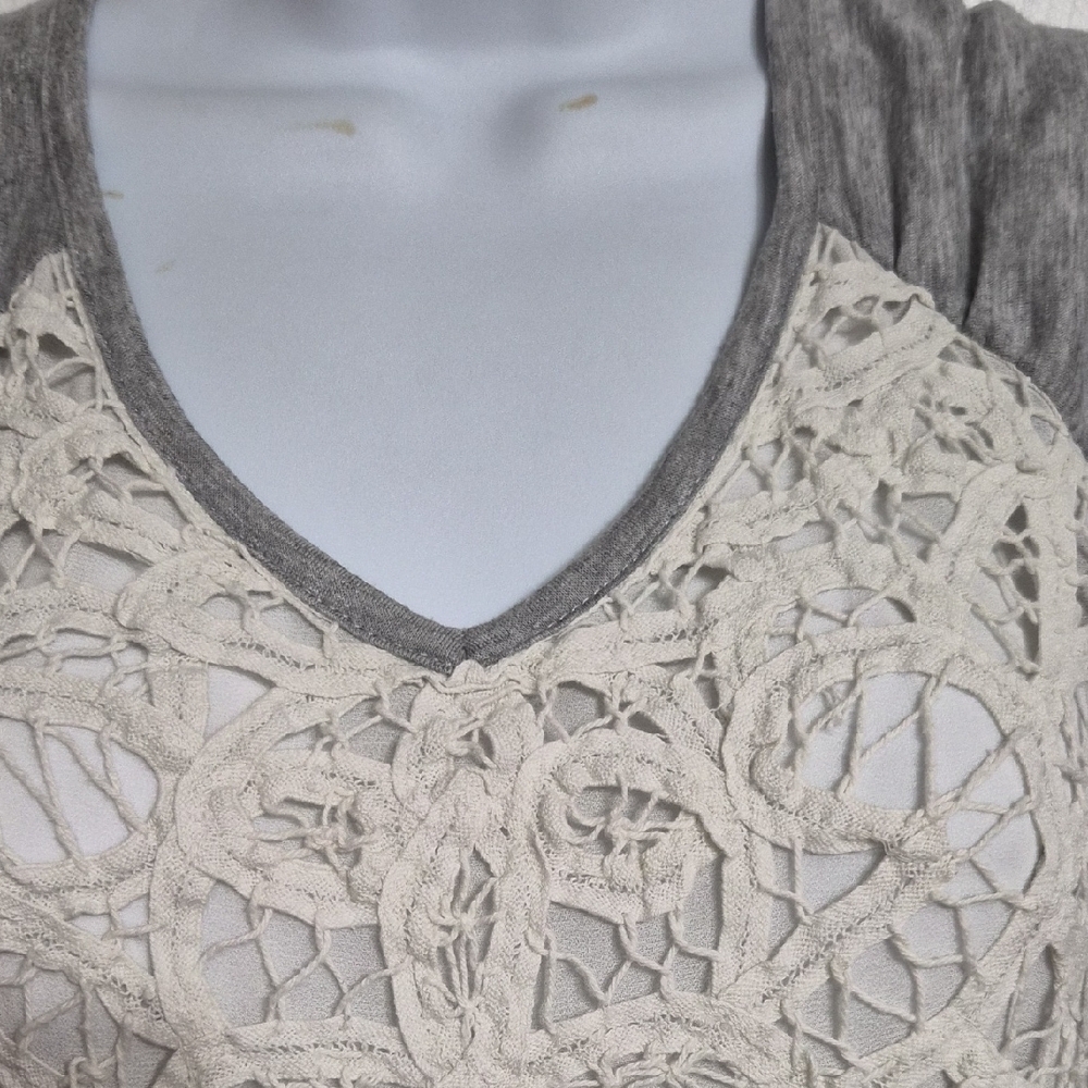 Maurices Gray and Cream Lace Short Sleeve Top - Picture 4 of 8